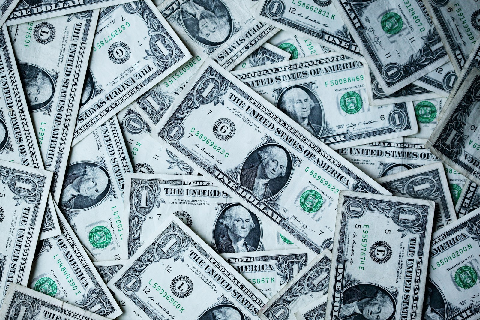 debt funds vs equity funds: illustrative knowledge photograph